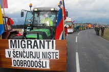 Na protestnem shodu proti migrantskemu centru v Šenčurju 3000 ljudi in vsaj 40 traktorjev