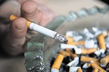 Z denarjem na račun prodaje cigaret bi lahko takoj začeli reševati življenja kadilcev  