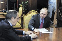 Putin  napovedal umik večine sil iz Sirije