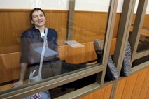 Ukrajinsko pilotko je rusko sodišče obsodilo na 22 let zapora