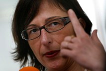 Florence Hartmann: Sodišče je treba braniti in kritizirati 