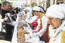10. festival bosanske hrane: baklava kot povezovalni element družbe