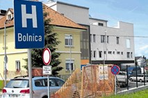 Svet zavoda brežiške bolnišnice zahteva pojasnila o visokih februarskih plačah zdravnikov