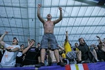 Maribor zaradi psihičnega nasilja navijačev nad igralci kaznovan s 15 tisočaki