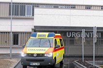 Usodna zamuda: po smrti bolnice zaradi sepse bodo novomeško nujno pomoč preverjali zunanji nadzorniki 