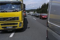 Tovornjaki se lahko zastonj vozijo po večini avtocest