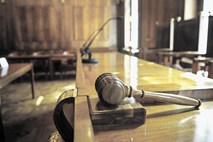 Novela ZPP: Sodniki bodo morali pred sojenjem »že skoraj imeti napisano sodbo«