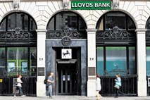 Čeprav je banka Lloyds poslovala z velikim dobičkom, bo 3000 zaposlenih ob službo