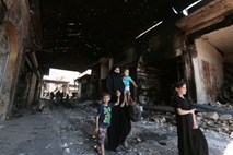 Tri ure prekinitve ognja so premalo za pomoč Alepu, pa še teh se niso držali
