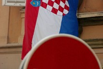 Hrvaški zunanji minister Kovač pred odhodom podpisal 270 napredovanj