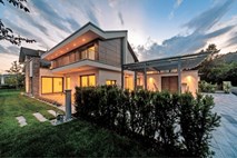 Moderne in energijsko učinkovite hiše s pridihom tradicije