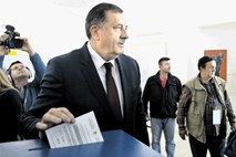 Neustavni referendum podprlo 99,8 odstotka volilcev; Dodik: Republika Srbska je država