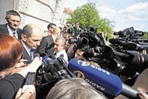 Razžalitev novinark: Janša ni uspel ugovarjati tožbi novinark RTVS