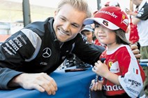 Za dirkalnik Rosberga skrbijo Hamiltonovi mehaniki