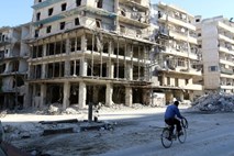 Spopadi že ob samem začetku sporne prekinitve ognja v Alepu