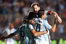 Jezni Messi in soigralci z bojkotom nad medije