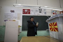 Po včerajšnjih parlamentarnih volitvah v Makedoniji obe glavni stranki razglasili zmago