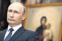 Putin zanikal obtožbe o ruskem vohunjenju Trumpa med obiskom Moskve