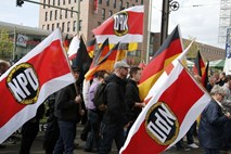 Nemško ustavno sodišče odločilo, da neonacistična stranka ni dovolj vplivna, da bi jo prepovedali