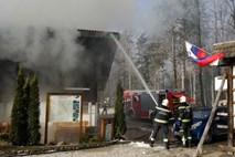 Požar uničil gostišče na spodnji postaji žičnice Velika planina
