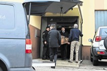 87-letnik v Mariboru ustrelil 70-letno partnerko, nato skušal soditi še sebi