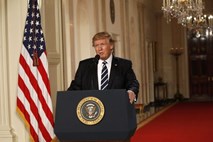 Obisk “direktorja” ZDA Donalda Trumpa razdelil Britance