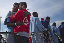 Konec tedna iz Sredozemlja rešili prek 1500 migrantov