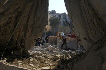 Sirija poročilo o obešenju zapornikov zavrnila kot »povsem lažno«