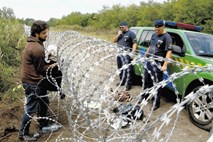 Orban nadgrajuje slovenski zakon o tujcih: Madžarska se želi znebiti prosilcev za azil 