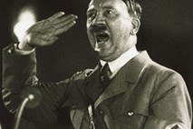 Telefon Adolfa Hitlerja prodali za 229.000 evrov