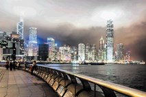Rivalstvo med Singapurjem in Hongkongom – tudi zato hiter razvoj
