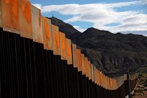 Lafarge pripravljen dobavljati cement za Trumpov zid na meji z Mehiko