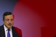 ECB zvišala napoved gospodarske rasti in inflacije