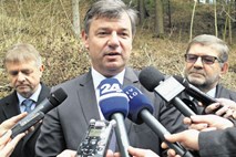 Minister zagotavlja, da bo cesta do Koroške zgrajena do leta 2023 