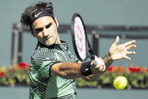 V tenisu po starem: Roger Federer navdušuje, Slovenci med eksoti