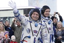 Kozmonavt in astronavt začela pot proti ISS
