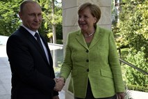 Angela Merkel pri Putinu: Rusija je pomemben partner