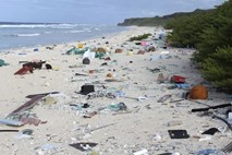 Na neposeljenem otoku Henderson skoraj 38 milijonov kosov plastičnih odpadkov