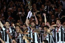Juventus osvojil pokal, zre proti domačemu naslovu in ligi prvakov