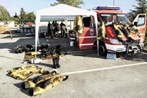 Požar v tovarni Kemis: Občina Vrhnika bo namenila 150.000 evrov za vrhniške gasilce 