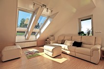 Deset korakov do energijsko učinkovite mansarde s sodobnimi strešnimi okni