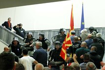 V proteste v Skopju vpleten tudi srbski diplomat