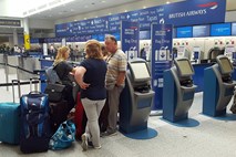 Kaos zaradi izpada sistema British Airways: osebje je bilo zmedeno, potniki so jokali