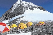 Triler pod mogočnim Everestom