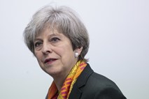 Corbyn tri dni pred volitvami zahteval odstop premierke Mayeve