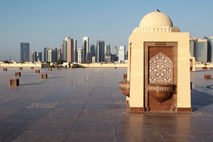 Savdsko orkestriran pritisk na Katar ne popušča