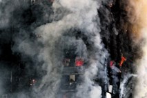 Nova   tragedija v Londonu: v strahotnem požaru umrlo vsaj dvanajst ljudi