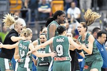 Slovenske košarkarice v razburljivem zaključku proti Grčiji do zgodovinske prve zmage na EP