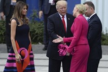 Poljska prva dama ignorirala Trumpa in se zakadila k Melanii