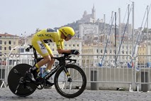 Tour de France: Bodnar presenetljivo najhitrejši v kronometru, Froome bo zmagovalec, Rogliča izdal menjalnik